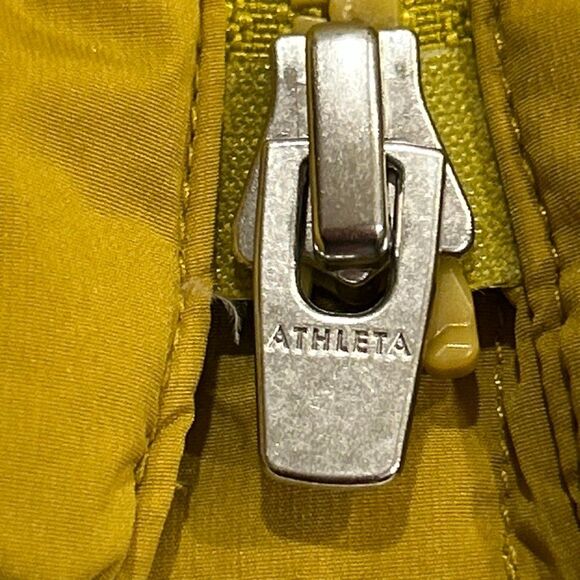 Athleta Puffer Vest Small – Mustard Yellow Quilted Sleeveless Jacket Warm Zip Ve - Picture 12 of 13